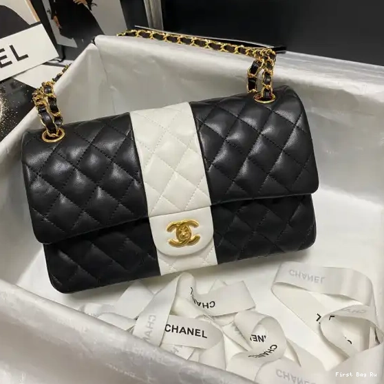First Bag Ru CHANEL HANDBAG CHANELASSIC 0626